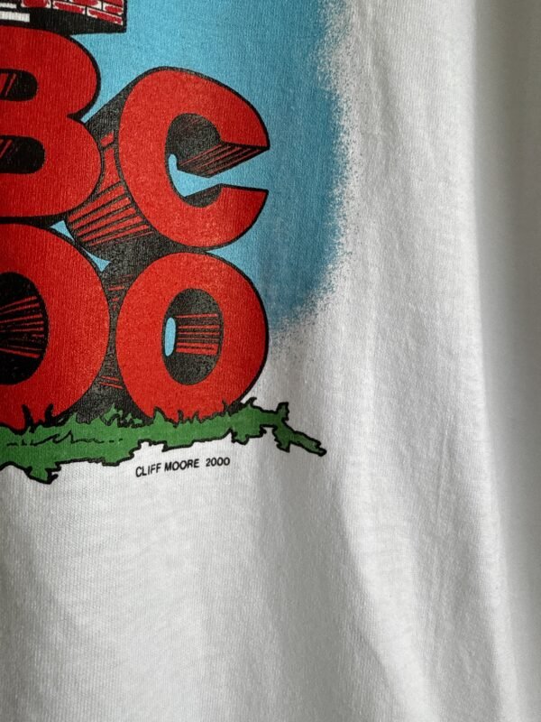 2000 Hanes "We're Walking to..." Graphic Tee